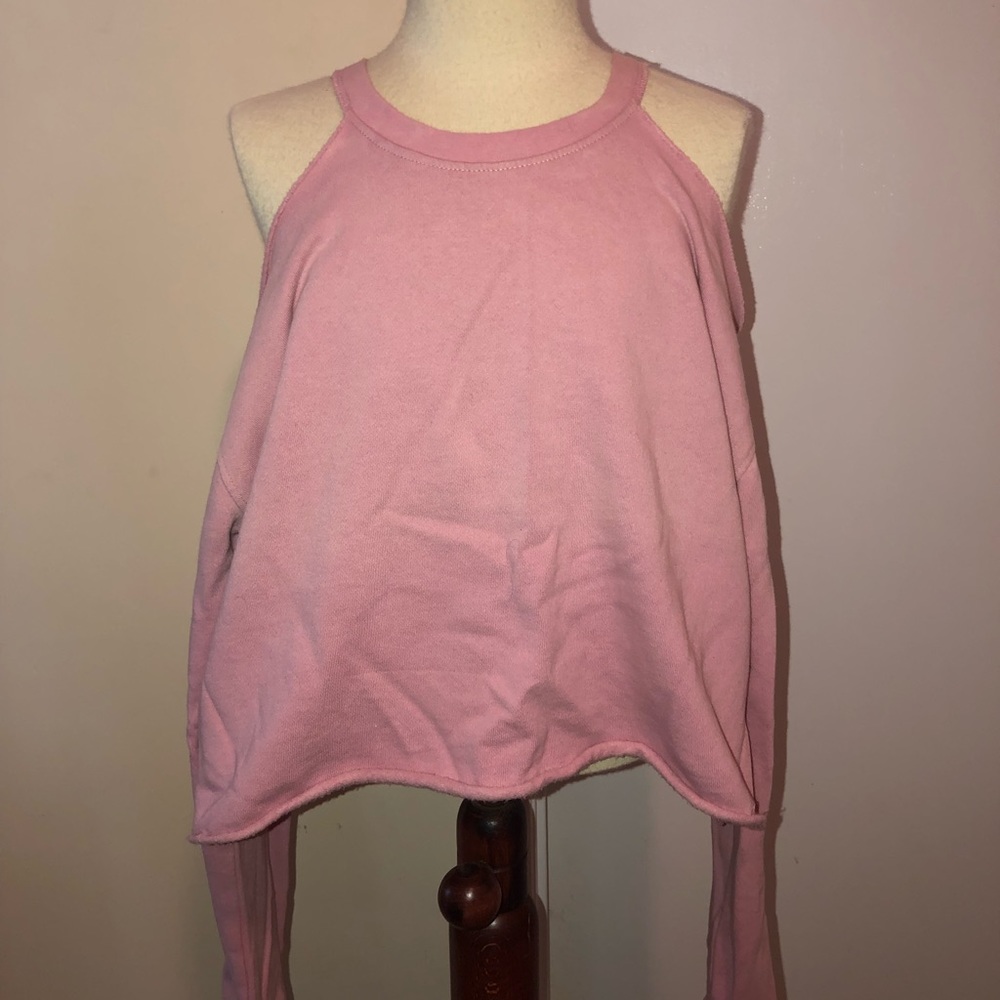 Pink peek-a-boo shoulder crop sweatshirt